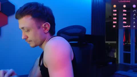 Snapshot of ravine_doleg chatting on October 22, 11:48 pm Alex Nash online show from October 22, 11:48 pm