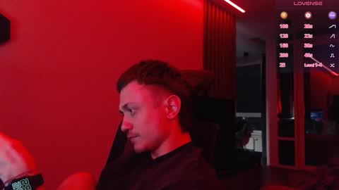 Snapshot of ravine_doleg chatting on October 31, 11:50 pm Alex Nash online show from October 31, 11:50 pm