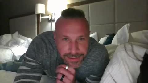 Snapshot of ravingoodtime chatting on December 14, 7:03 am ravingoodtime online show from December 14, 7:03 am