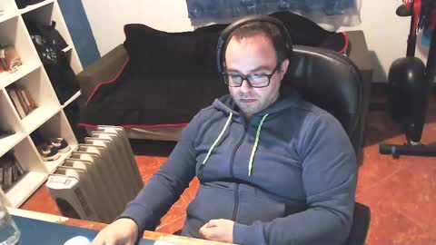 ravingr3d3 online show from February 18, 6:26 pm