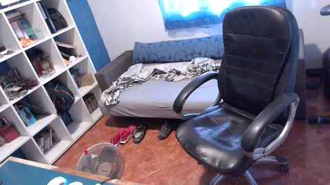 ravingr3d3 online show from September 24, 9:56 am