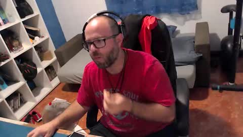 ravingr3d3 online show from September 25, 11:30 pm