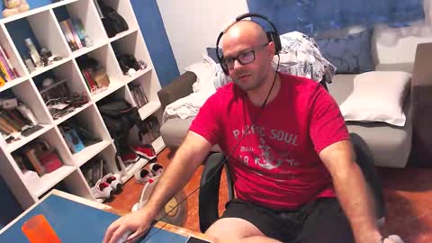 ravingr3d3 online show from October 10, 11:37 pm