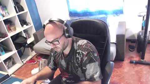 ravingr3d3 online show from October 17, 8:28 am