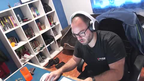 ravingr3d3 online show from November 14, 9:19 am