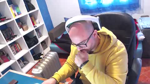 ravingr3d3 online show from December 19, 11:50 am