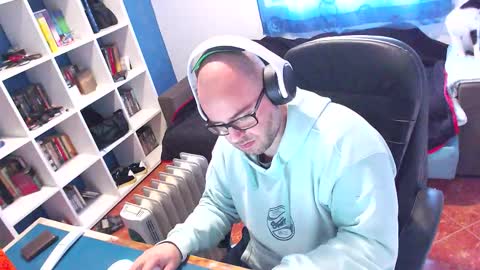 ravingr3d3 online show from December 22, 10:56 am