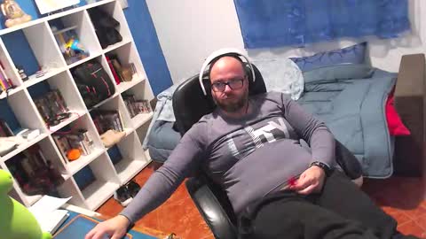 ravingr3d3 online show from February 19, 12:28 am