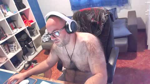 Snapshot of ravingr3d3 chatting on May 26, 11:39 am ravingr3d3 online show from May 26, 11:39 am