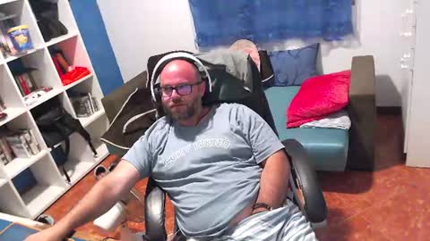 Snapshot of ravingr3d3 chatting on June 10, 11:57 pm ravingr3d3 online show from June 10, 11:57 pm