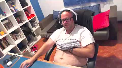 ravingr3d3 online show from June 18, 11:09 pm