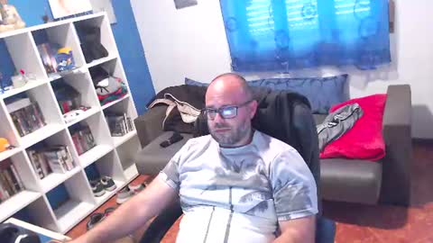 ravingr3d3 online show from June 25, 3:05 pm