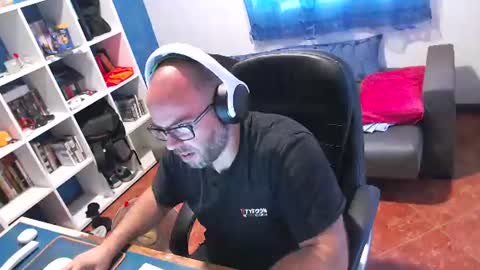 ravingr3d3 online show from June 26, 8:08 am