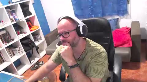 ravingr3d3 online show from June 28, 8:59 pm