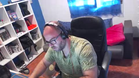 ravingr3d3 online show from June 29, 9:04 am