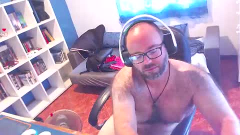 ravingr3d3 online show from July 6, 3:03 pm