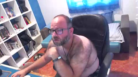 ravingr3d3 online show from July 13, 9:56 am