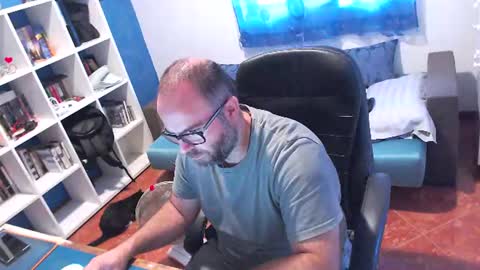 ravingr3d3 online show from July 15, 8:08 am