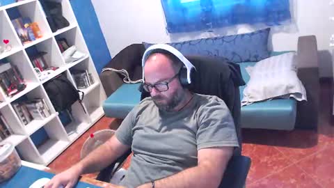 ravingr3d3 online show from July 16, 9:59 am