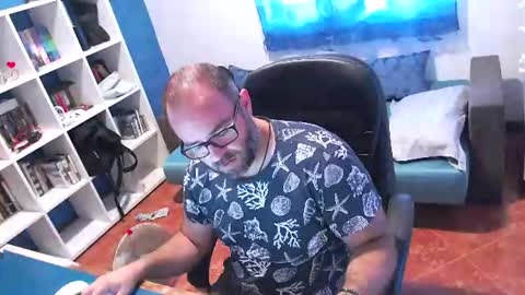ravingr3d3 online show from July 17, 7:59 am