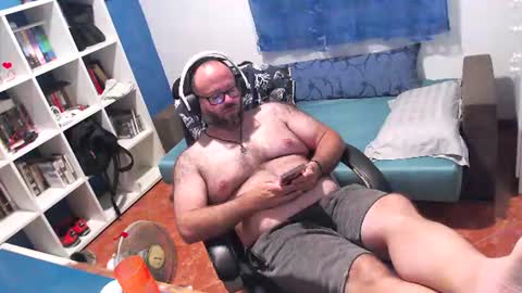 ravingr3d3 online show from July 18, 11:08 pm