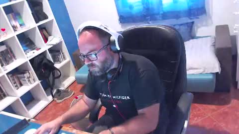 ravingr3d3 online show from July 20, 10:39 am