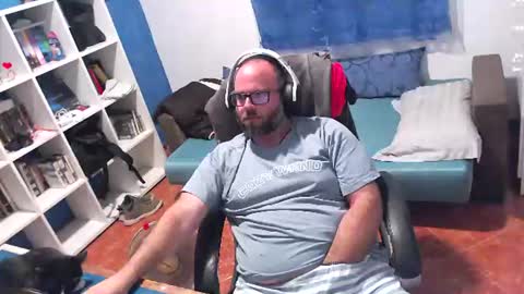 ravingr3d3 online show from July 20, 10:45 pm