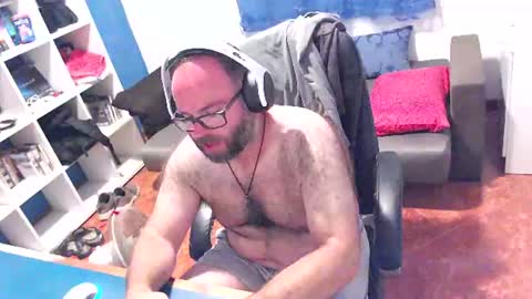 ravingr3d3 online show from July 27, 10:28 pm