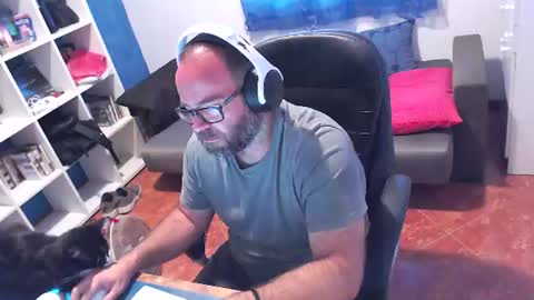 ravingr3d3 online show from July 28, 10:32 am