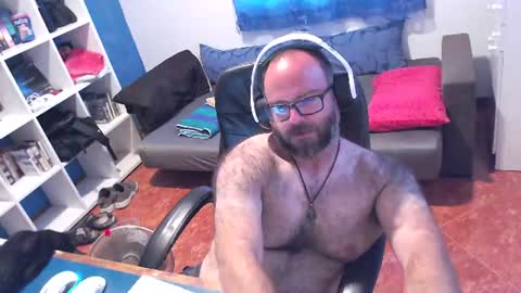 ravingr3d3 online show from July 28, 2:24 pm