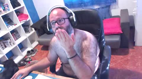 ravingr3d3 online show from July 28, 4:39 pm