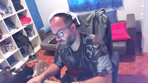 ravingr3d3 online show from July 29, 10:57 am