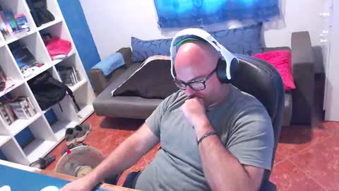 ravingr3d3 online show from July 30, 11:09 am