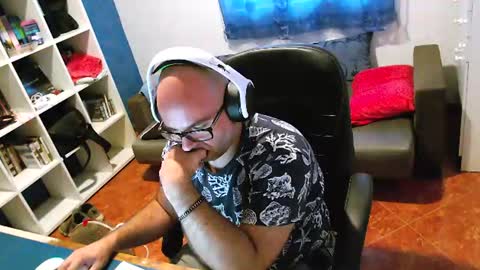 ravingr3d3 online show from July 31, 11:20 am