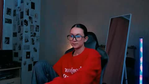 Snapshot of raviolly046 chatting on October 1, 1:39 pm Alia Mereyn online show from October 1, 1:39 pm