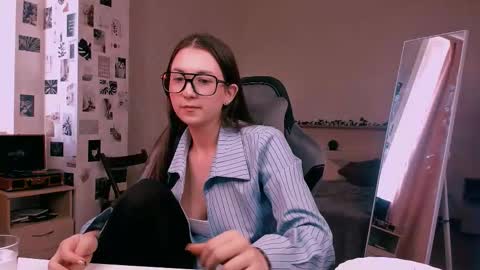 Snapshot of raviolly046 chatting on October 7, 12:46 pm Alia Mereyn online show from October 7, 12:46 pm