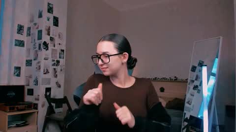 Snapshot of raviolly046 chatting on October 16, 1:34 pm Alia Mereyn online show from October 16, 1:34 pm