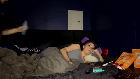 Snapshot of ravyn_nyx chatting on November 7, 2:44 am Ravyn and Nyx online show from November 7, 2:44 am