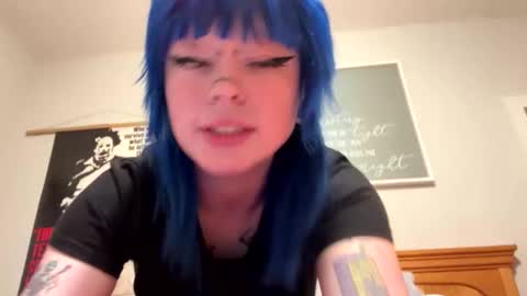 Snapshot of ravyn_xoxo chatting on October 31, 2:07 pm Ravynn 3 online show from October 31, 2:07 pm