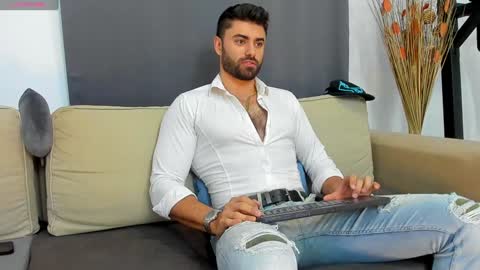 Snapshot of rawadam chatting on December 2, 5:15 am Adam online show from December 2, 5:15 am