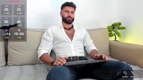 Snapshot of rawadam chatting on October 16, 11:22 am Adam online show from October 16, 11:22 am