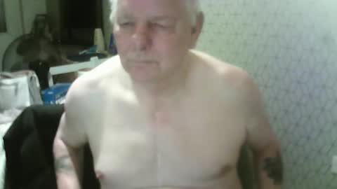 Snapshot of ray47 chatting on September 11, 10:43 pm ray47 online show from September 11, 10:43 pm