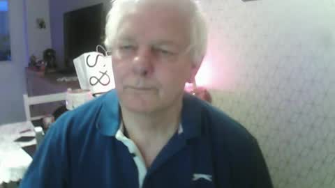 Snapshot of ray47 chatting on December 1, 4:12 pm ray47 online show from December 1, 4:12 pm