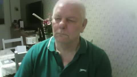 Snapshot of ray47 chatting on December 17, 4:35 pm ray47 online show from December 17, 4:35 pm