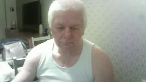 Snapshot of ray47 chatting on February 20, 10:54 pm ray47 online show from February 20, 10:54 pm