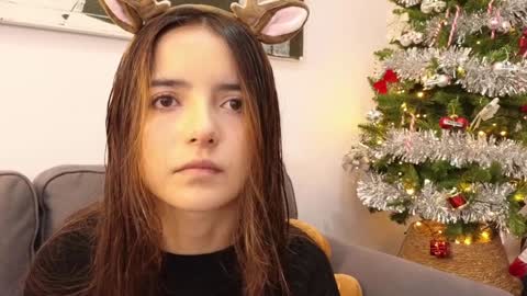 Snapshot of raychell_black chatting on December 22, 3:33 pm Raychell Black online show from December 22, 3:33 pm