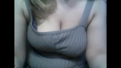 Snapshot of rayday_ chatting on December 20, 8:28 am rayday_ online show from December 20, 8:28 am