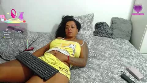 Snapshot of raysajoness chatting on October 25, 12:51 am raysajoness online show from October 25, 12:51 am