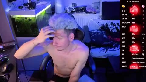 Rayzel online show from March 2, 10:05 pm