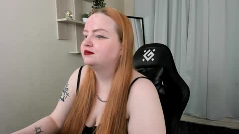 Snapshot of razoom_emma chatting on June 5, 7:25 am Emma Razumovskaya online show from June 5, 7:25 am